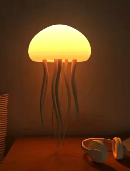Serene Jellyfish Mood Lamp for a Relaxing Atmosphere
